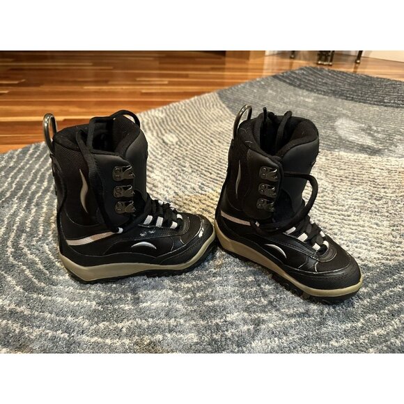 Youth Core Snowboard Boots Size 4 - Picture 2 of 4